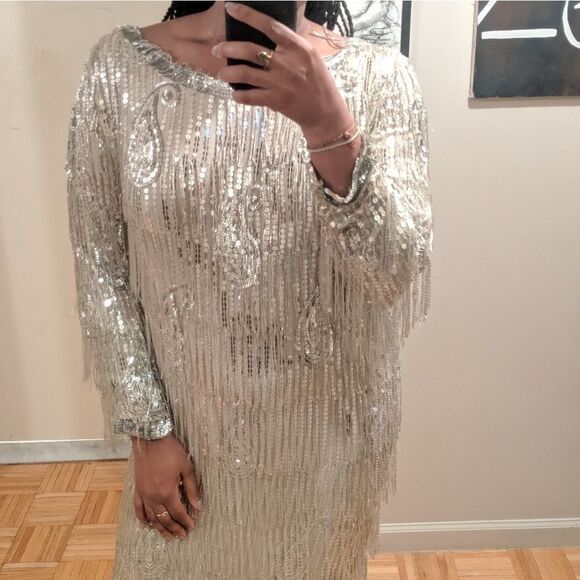 Vintage beaded dress (pics on body) with - Picture 5 of 9